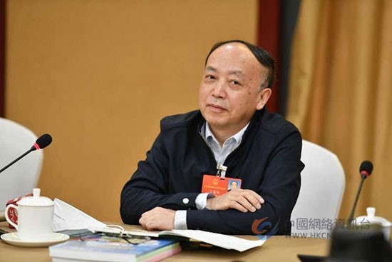 全国人大代表，中国侨联常委，江西省侨联副主席于集华