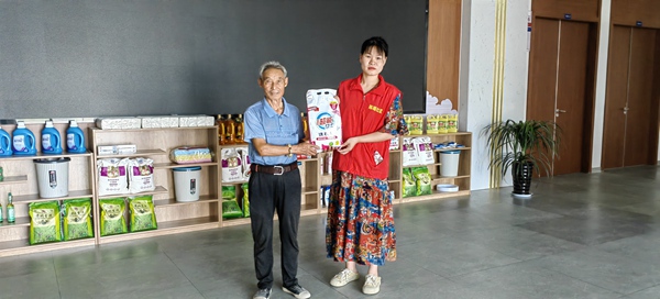 志愿服务积分兑换生活用品。泗洪县委宣传部供图