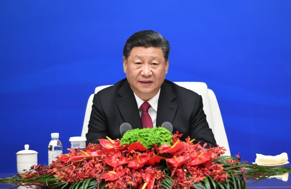 2019年4月23日上午，国家主席、中央军委主席习近平在青岛集体会见应邀出席中国人民解放军海军成立70周年多国海军活动的外方代表团团长，代表中国政府和军队向出席活动的各国海军官兵表示热烈欢迎。新华社记者 李刚 摄