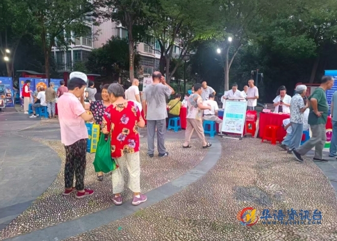 “银发族”的夜生活新潮流： 无锡“活力夜·健康+”夜市探索健康老龄化新路径