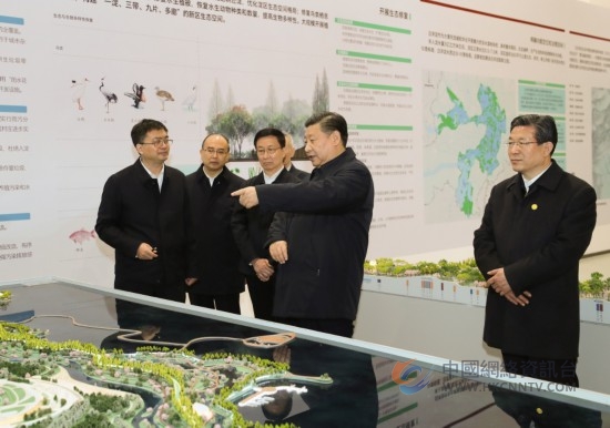 2019年1月16日，习近平总书记在雄安新区规划展示中心，听取雄安新区总体规划、政策体系及建设情况介绍。新华社记者 鞠鹏 摄