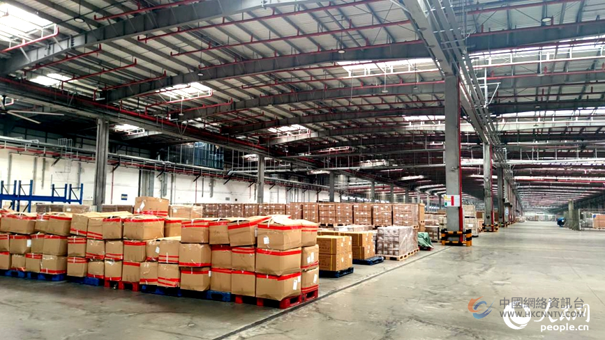 郑州机场国际货运北站。人民网记者 杨晓娜摄