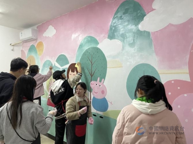春风十里不如学雷锋的你，百名晓庄学子为残疾孩子手绘居室
