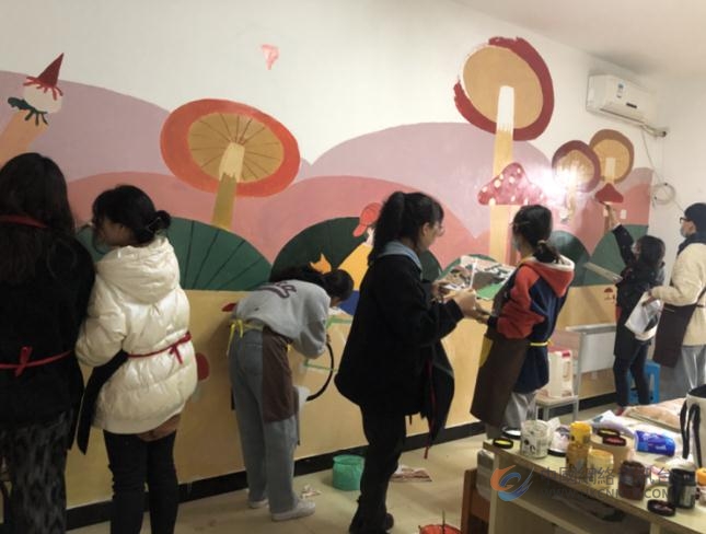 春风十里不如学雷锋的你，百名晓庄学子为残疾孩子手绘居室