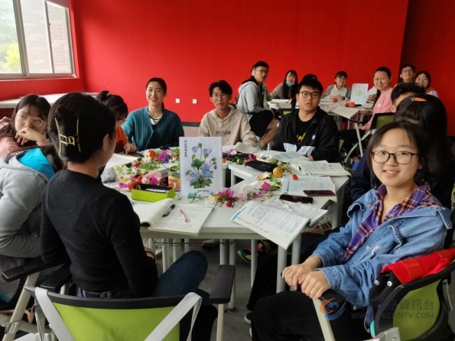 药大首门“慕课西行”课程开讲，药用植物学隔空“搬”到石河子大学