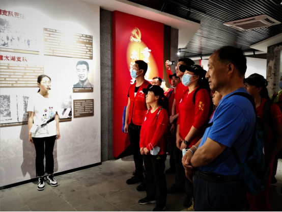 苏州登山协会开展多种形式活动缅怀革命先烈
