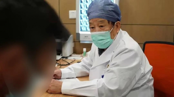 女子不明原因“腹痛”一年，苏州骨科专家90分钟摘除病根