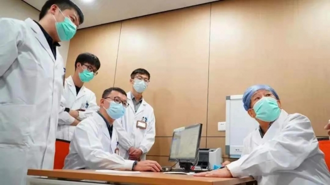 女子不明原因“腹痛”一年，苏州骨科专家90分钟摘除病根