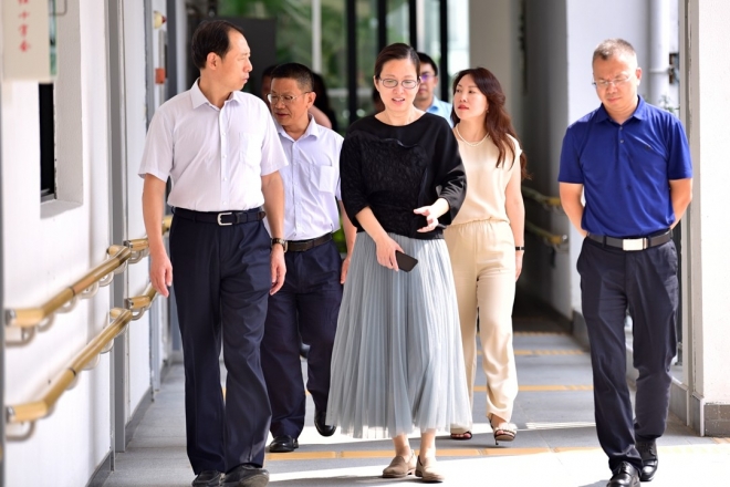 苏州市残联携手爱心企业走访慰问特教园丁