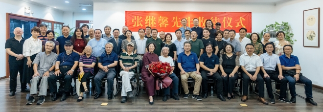 96岁吴门画派传承人在苏州喜收爱徒