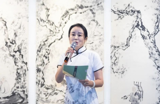 林海钟作品展亮相苏州金鸡湖畔