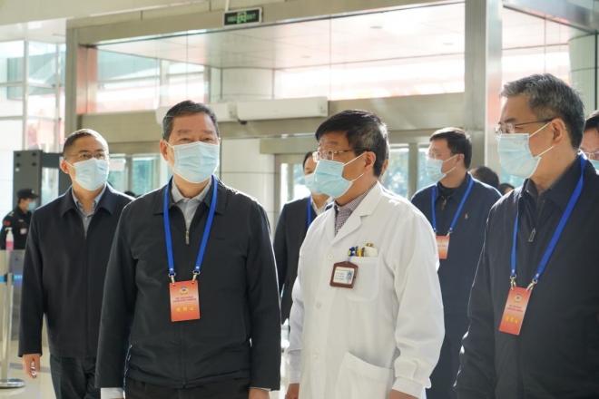 苏州市政协一行视察九龙医院，调研港澳同胞创新创业融合发展情况