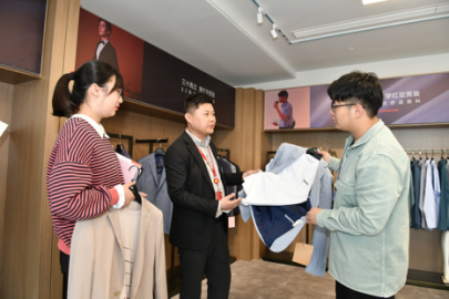 红豆“庆百年 报党恩 争先锋”| 红豆股份党员先锋李梁：匠心出良品