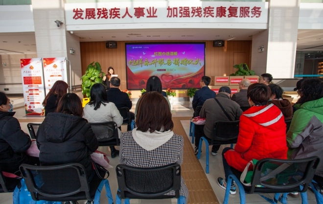 爱心企业捐赠4.5万余元冲锋衣套装，为苏州贫困残疾家庭送来温暖