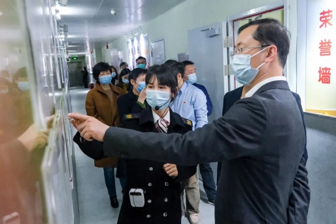 苏州市国资委一行调研轨道集团党建工作开展情况