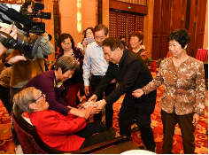 造福于民守初心八方共赢担责任 红豆集团连续七年关爱百岁老人