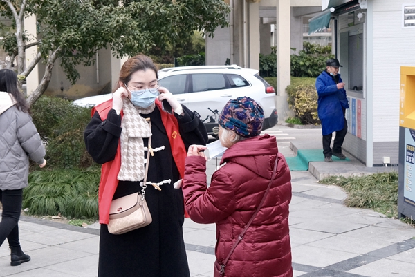 苏州轨道交通集团党员团员志愿者积极参与一线防疫服务
