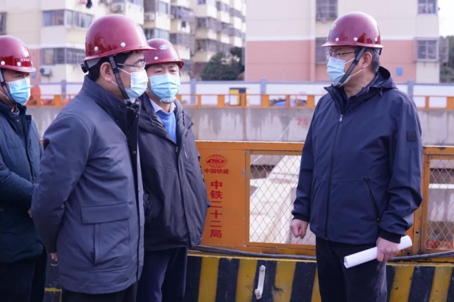 苏州轨道集团领导带队深入一线专项督查疫情防控工作