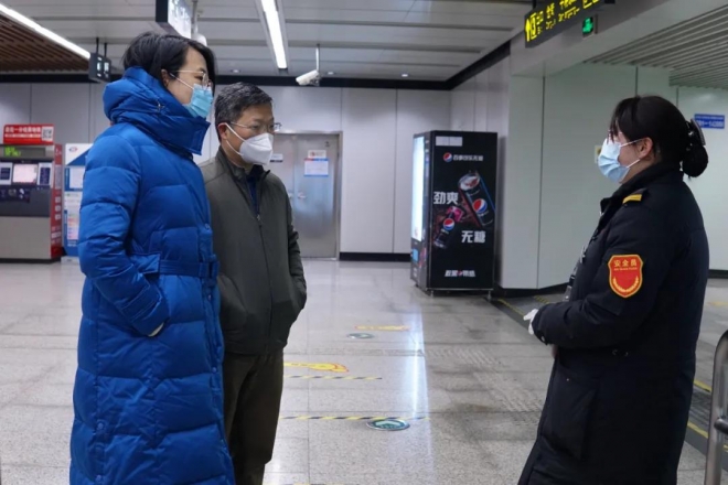 苏州轨道集团领导带队深入一线专项督查疫情防控工作
