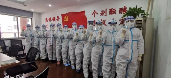 在“最有爱的日子”里，苏州这对医生夫妻携手战疫