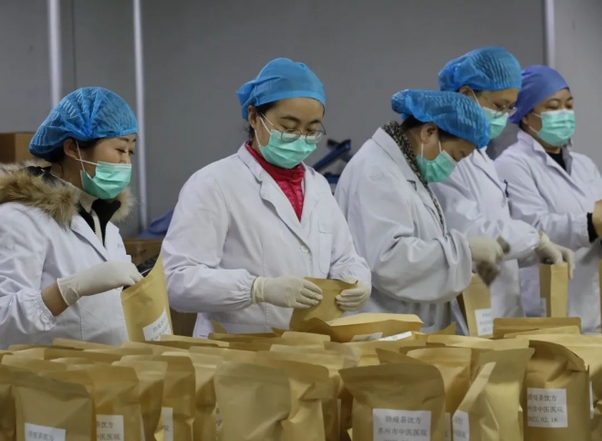苏州市中医医院赶制中药防疫产品助力疫情防控