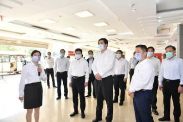无锡市市长赵建军赞扬红豆抗疫发展两手抓两不误