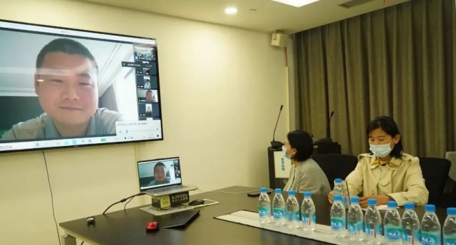 慰问援沪“劳动者”！苏州九龙医院领导视频连线抗疫一线队员