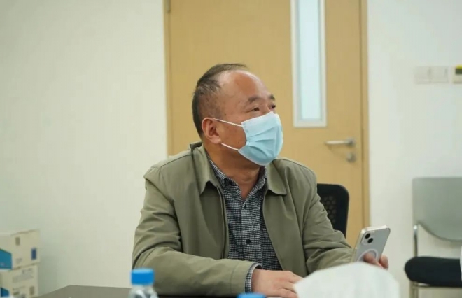 慰问援沪“劳动者”！苏州九龙医院领导视频连线抗疫一线队员