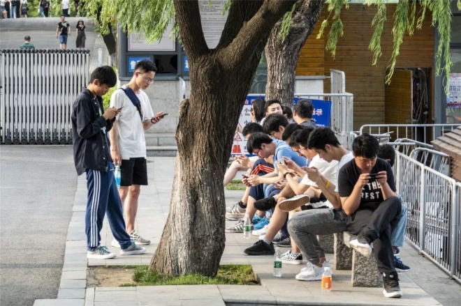 放下手机，让生活回归自然
