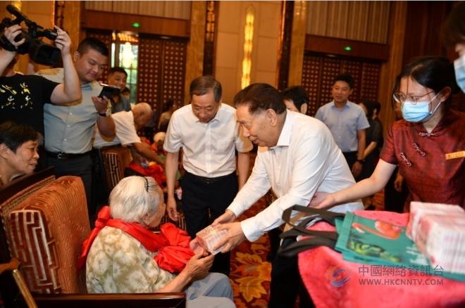 640万“红包”！ 红豆集团为百岁老人打造幸福共同体