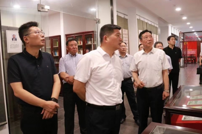 苏州市吴中区委领导一行考察调研江苏乾宝集团