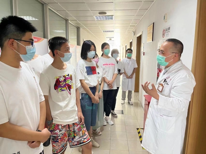 捐一份热血 献一片爱心，苏州学子争做无偿献血宣传小卫士