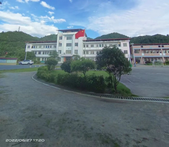李昌平：我愿用满头白发换取山区孩子的未来