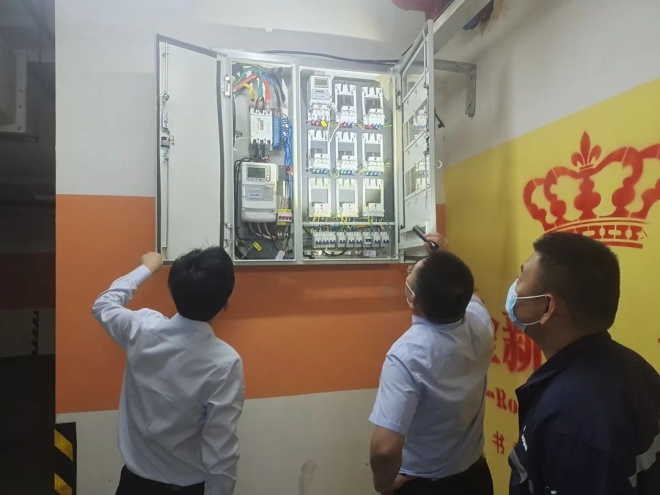 苏州张家港市人防办调研人防工程充电桩安装建设情况