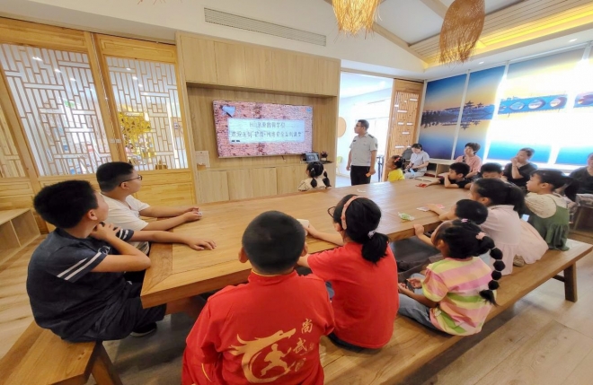 张家港市开展“远离网络陷阱，健康文明上网”主题活动