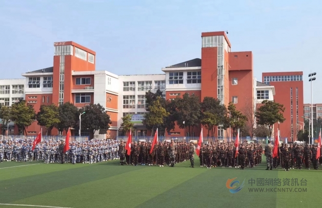 无锡一小学开展国防教育课 让学生体验军营作风