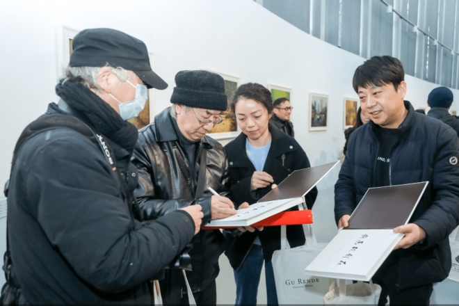 我画故我在！顾人德艺术回顾展在苏州金鸡湖美术馆展出