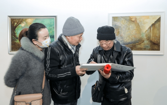 我画故我在！顾人德艺术回顾展在苏州金鸡湖美术馆展出