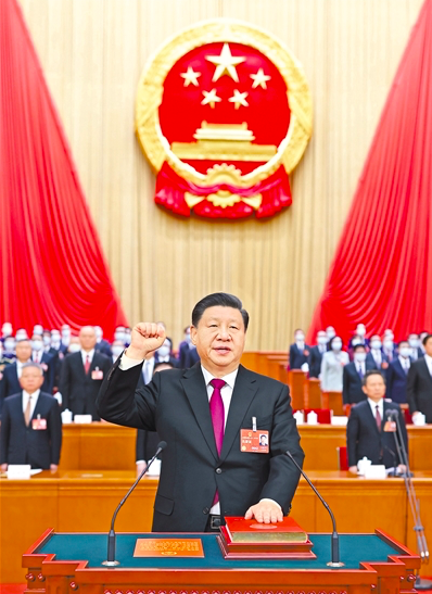 习近平全票当选国家主席中央军委主席 简历