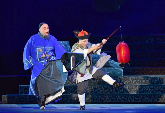 声腔中传承文脉，文华奖川剧《草鞋县令》亮相苏州