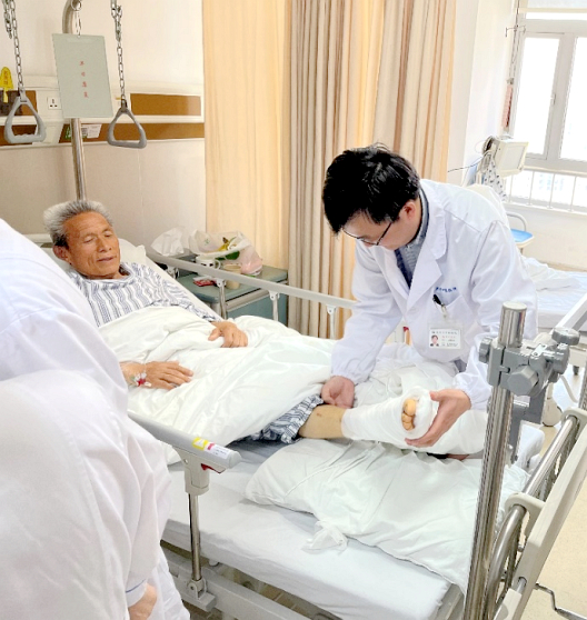 为“中国好人”健康护航，苏州市中医医院骨伤科亮出拿手技术