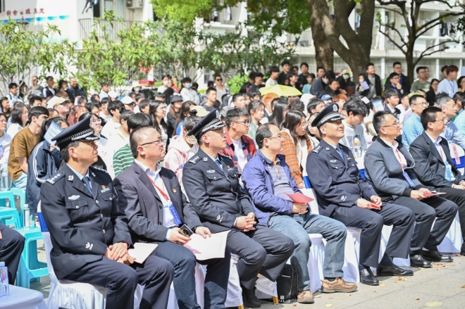 警校联动，织密校园安全网！苏州姑苏区公安分局创意宣教集市进高校