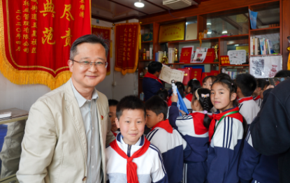 根植爱国情怀：江苏常州金坛段玉裁小学开展走近江苏好人袁顺清学习新时代模范先锋活动
