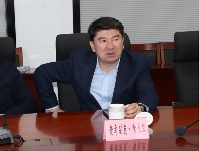新疆博乐市苏布塔市长率团考察江苏乾宝牧业湖羊产业