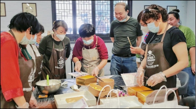 蛋糕DIY，制造甜蜜仪式感！苏州寒香会社开展母亲节主题活动