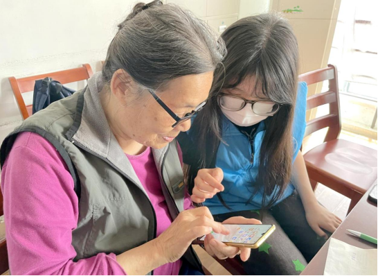 苏州经贸学院多方联动，智慧赋能让老年人乐享数字生活