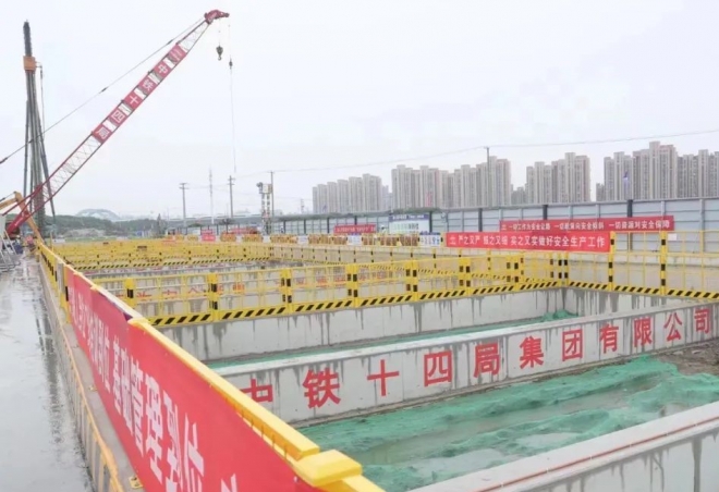 曹路宝专题调研督查城建交通重点项目建设工作