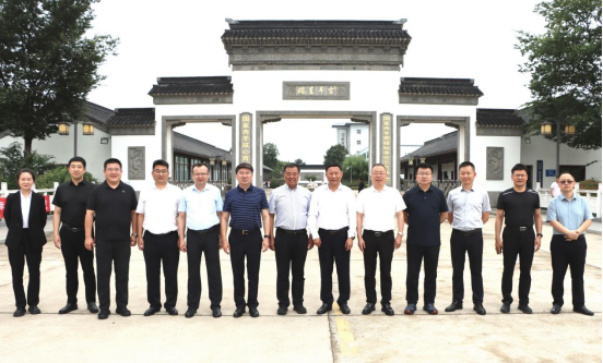 新疆博州州长巴音克西一行考察江苏乾宝湖羊产业