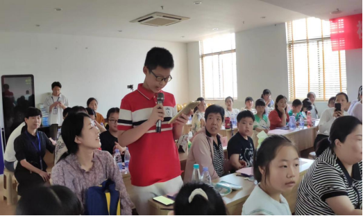盐城大市区第二届iEnglish配音大赛圆满落幕 ——孙唯嘉蝉联大赛第一名，李仓钰等8名同学分获二三等奖