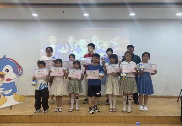盐城大市区第二届iEnglish配音大赛圆满落幕 ——孙唯嘉蝉联大赛第一名，李仓钰等8名同学分获二三等奖